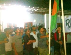 শোক দিবসে চুয়েট ছাত্রলীগের জাতীয় পতাকা অর্ধনমিতকরণ